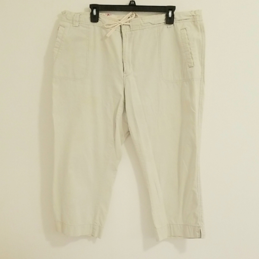 Old Navy Khaki Cropped Chinos